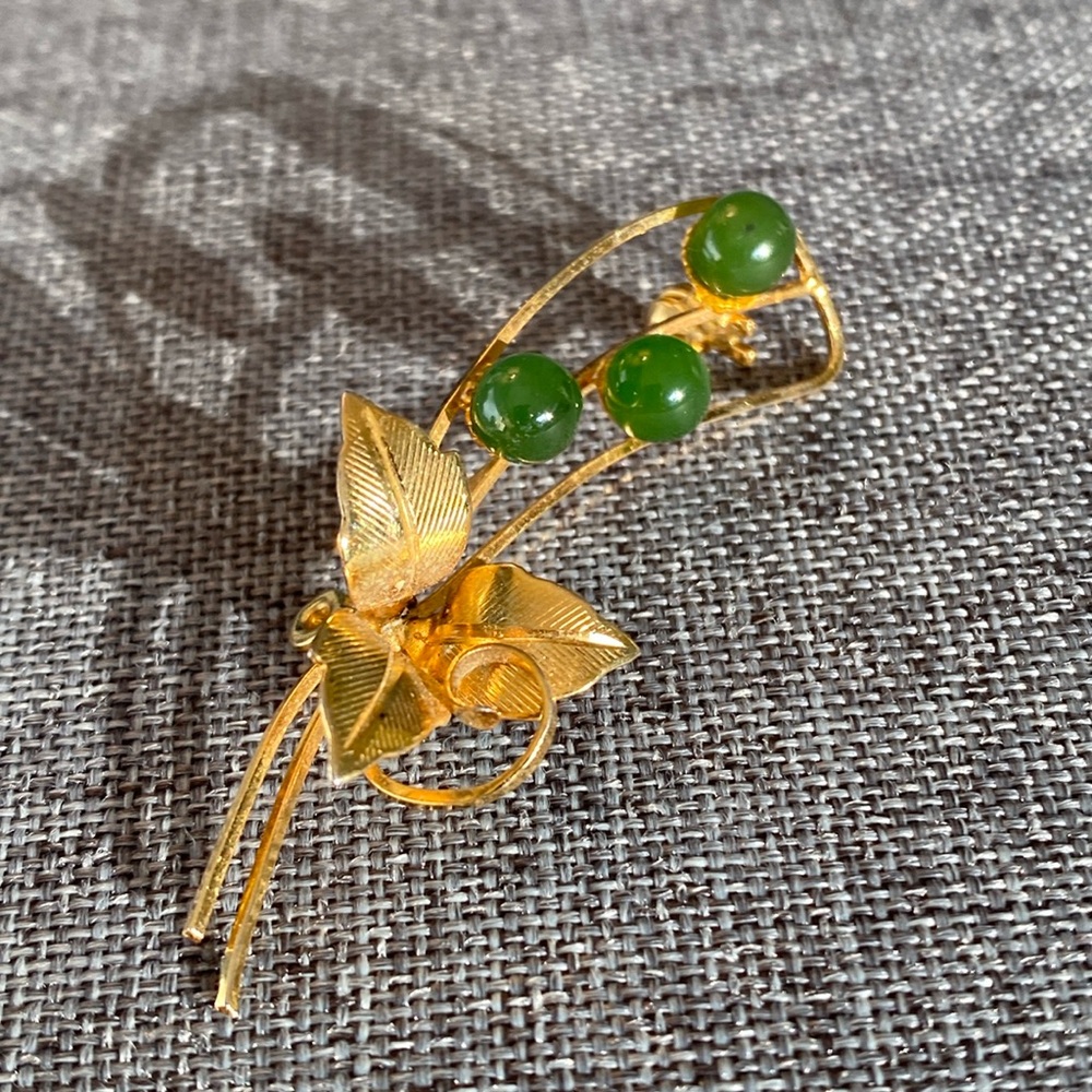 Vtg Jade Gold Plated Brooch